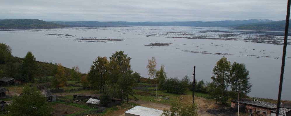 Два села в Хабаровском крае расселят из-за оползня на реке Бурея