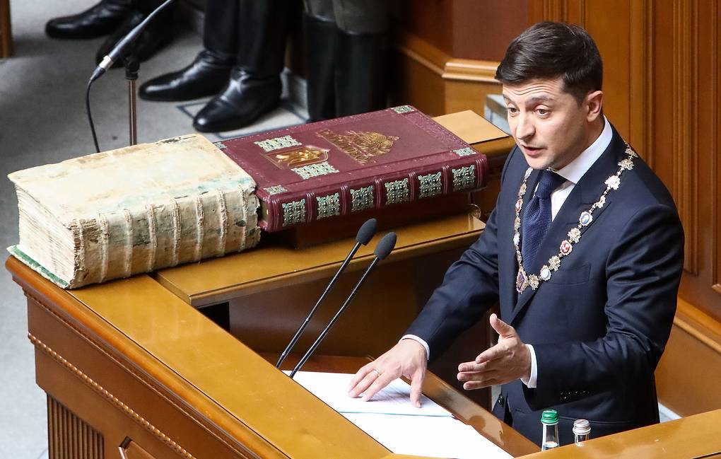 Зеленский заявил о желании выйти из Минских соглашений