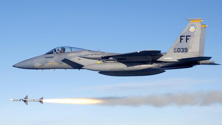 В США оценили шансы истребителя F-15C против российского Су-57