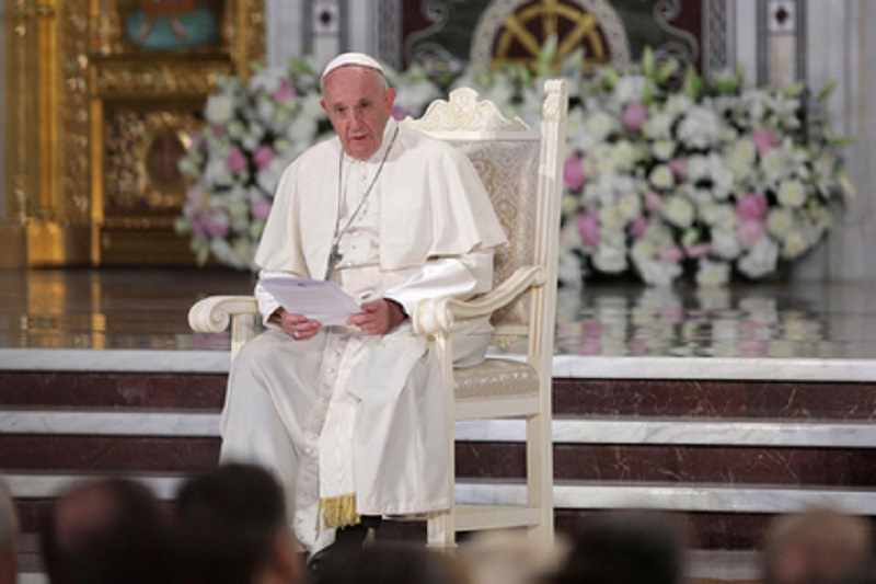 В молитве «Отче наш» Папа Римский заменил слова