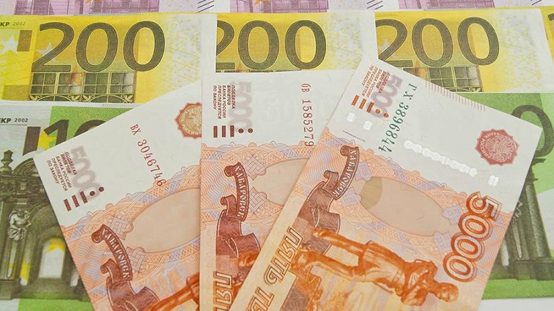 Россия и ЕС преступили к подготовке по переходу на расчеты в рублях и евро