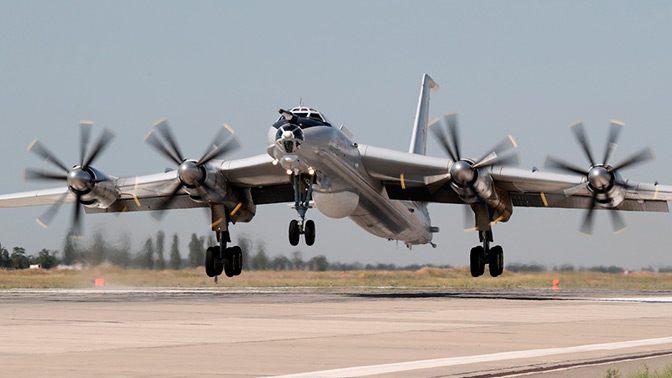Россия модернизирует сверхдальние противолодочные самолеты Ту-142