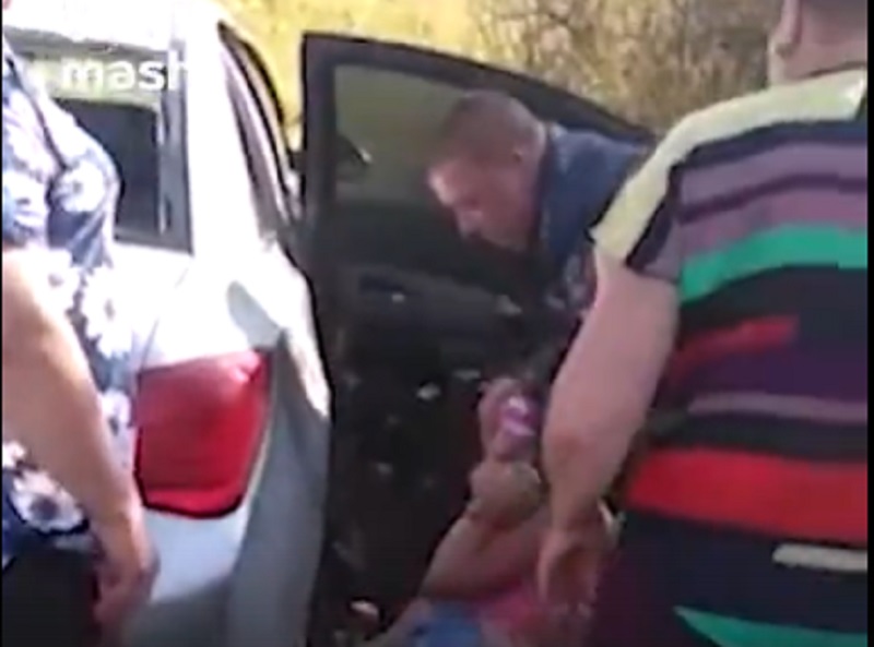 Задержание пьяной автоледи с годовалым ребёнком попало на видео