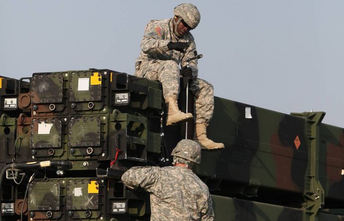 НАТО остановила поставки оружия Украине из-за массовых хищений