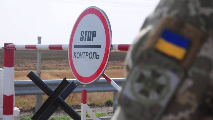 ВСУ разместили бронетехнику в жилых районах в Донбассе
