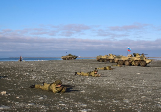 Морские пехотинцы Северного флота ликвидировали условных диверсантов в Арктике