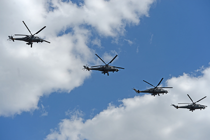 Российские вертолеты сели на бывшей базе США в Сирии