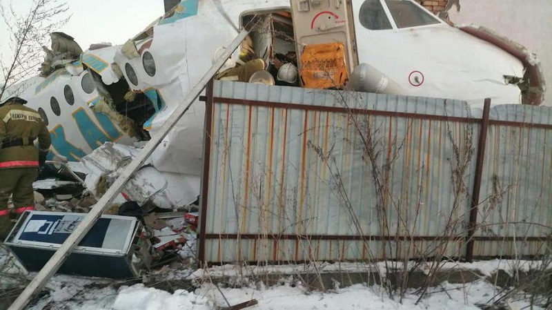 В Казахстане разбился пассажирский самолёт. Есть погибшие