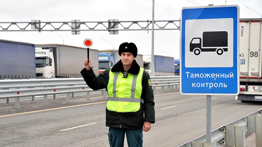 Россия закроет автомобильную и пешеходную границу с Китаем