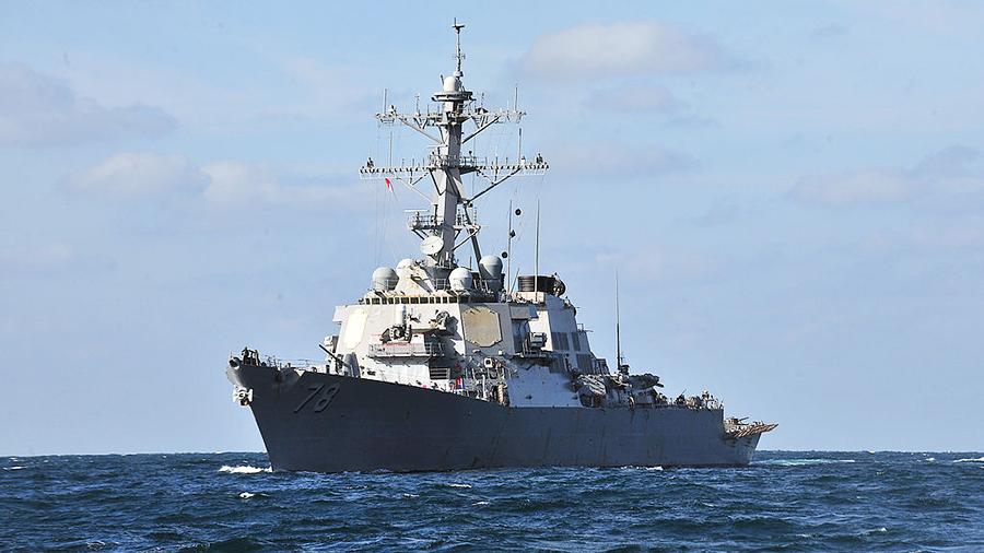 Черноморский флот взял на сопровождение эсминец ВМС США