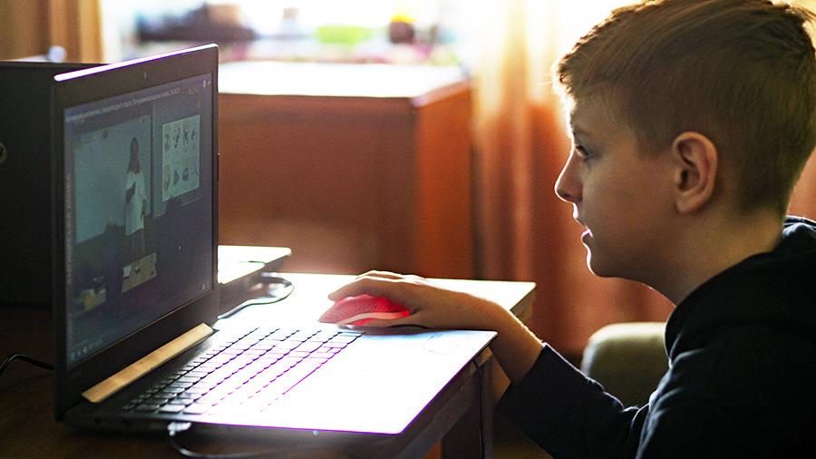 Минобразования может выдать компьютеры нуждающимся школьникам