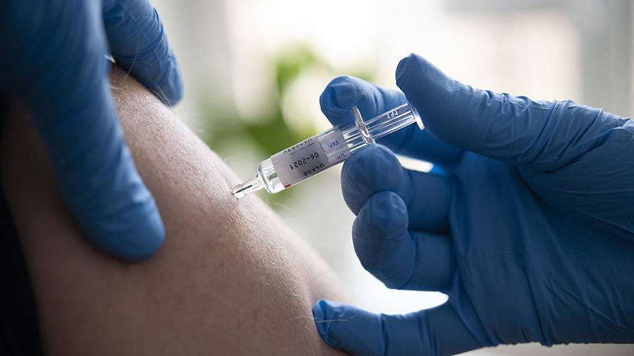 Ученые оценили устойчивость коронавируса к вакцинам