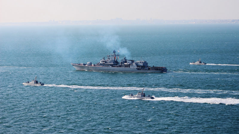 Учения НАТО в Черном море назвали предупреждением для России