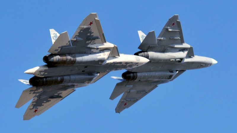 На юге России разместили первый серийный истребитель Су-57