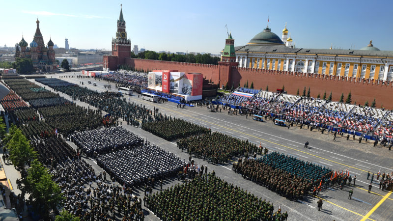 В Кремле прокомментировали проведение парада Победы в 2021 году