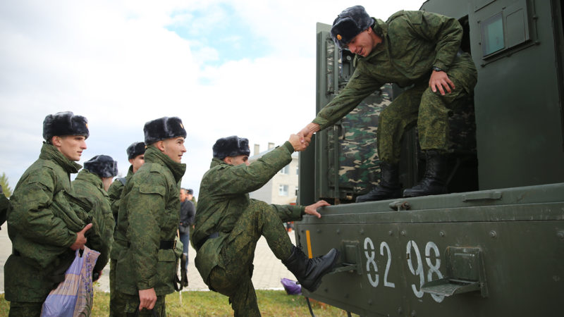 Весенний призыв в армию в России начнется 1 апреля