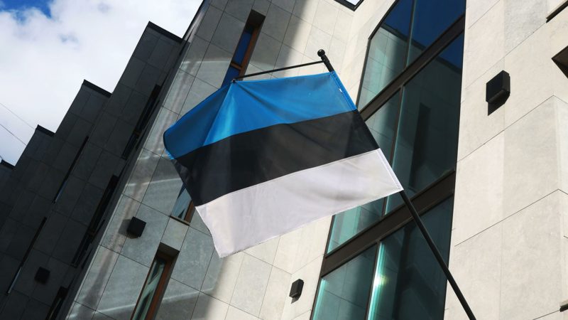 Сотрудника эстонского посольства решили выслать из России