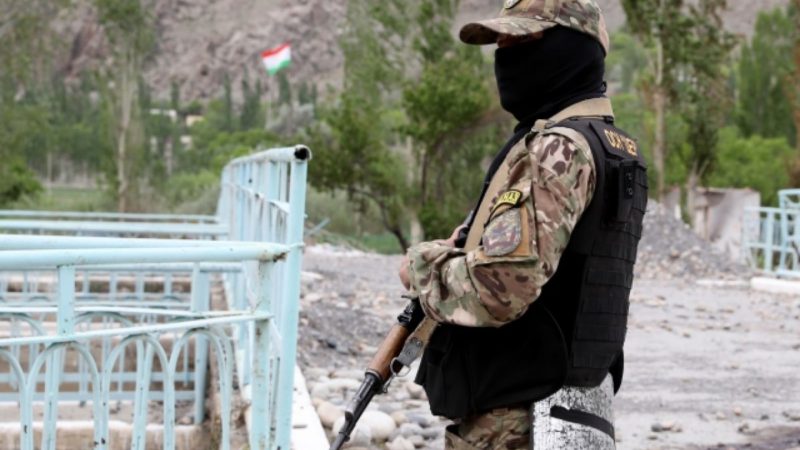 В Таджикистане заявили о прекращении стрельбы на границе с Киргизией